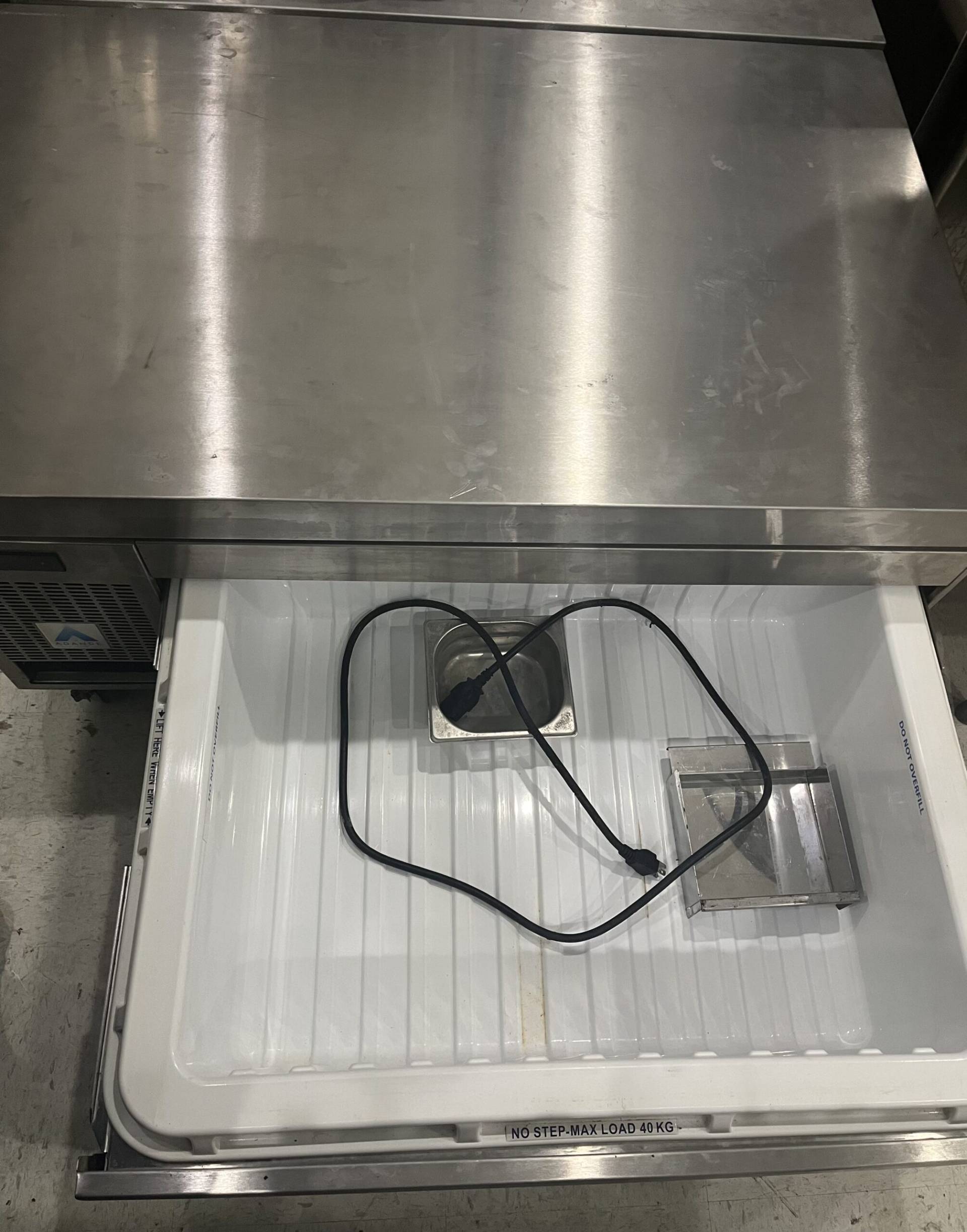 Adande Refridgerator Adande Used